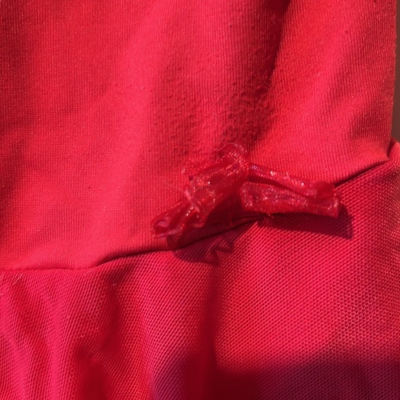 Great Condition long-sleeved leotard with attached skirt size 2-4 red - Picture 4 of 4